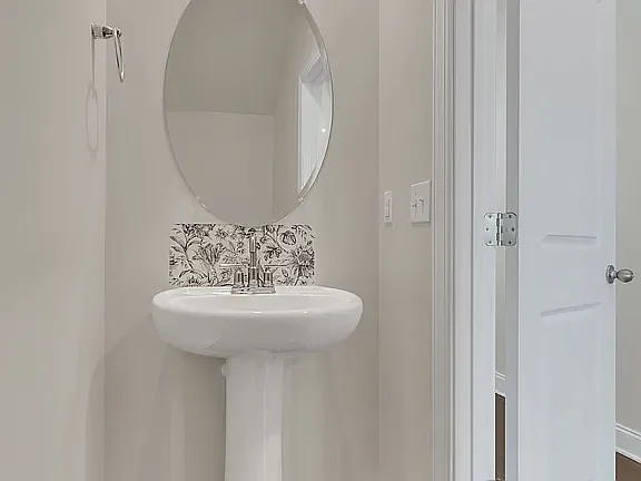 4537 Skywood Ln — Photo 12