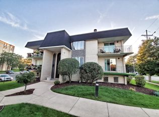 4021 W 97th St, Oak Lawn, IL 60453