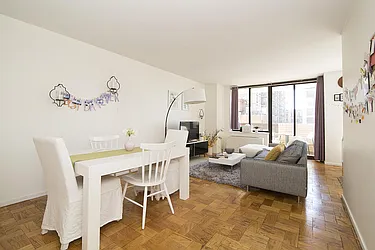 Rented by Siderow Residential Group