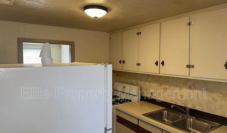 2727 Santa Fe Dr #2 — Photo 6
