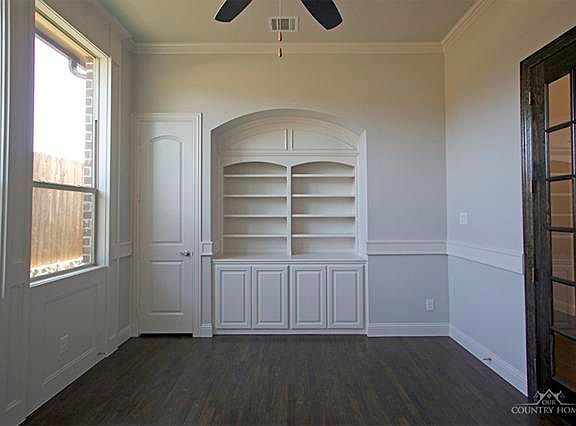 3rd image of 8361 Saddlebrook Dr