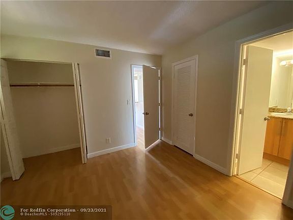 3rd image of 1125 NE 16th Pl APT 205