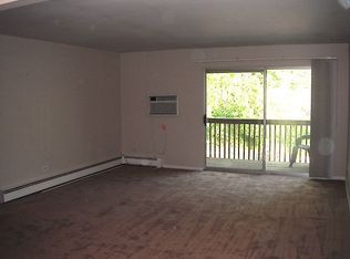 200 Willow Ln APT 209, Willow Springs, IL 60480