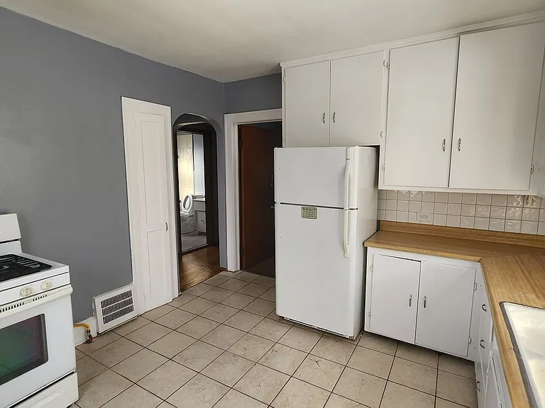 20664 Miller Ave — Photo 14