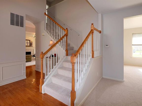 3rd image of 9532 Glenhill Dr