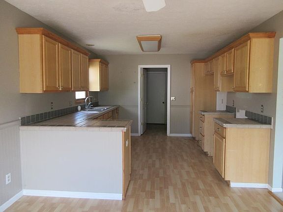 2nd image of 7396 Fairmont Ln