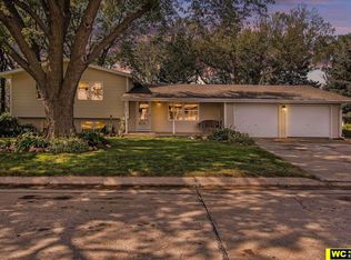 608 Maple St, Kennard, NE 68034