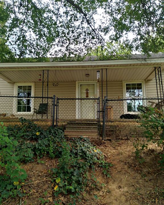 1st image of 822 Grace St