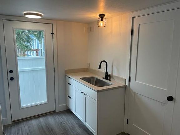 3rd image of 508 Holter St Unit B