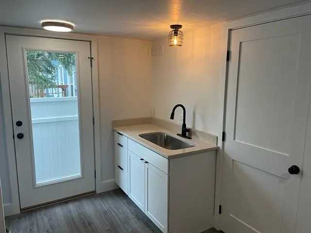 508 Holter St #B — Photo 3