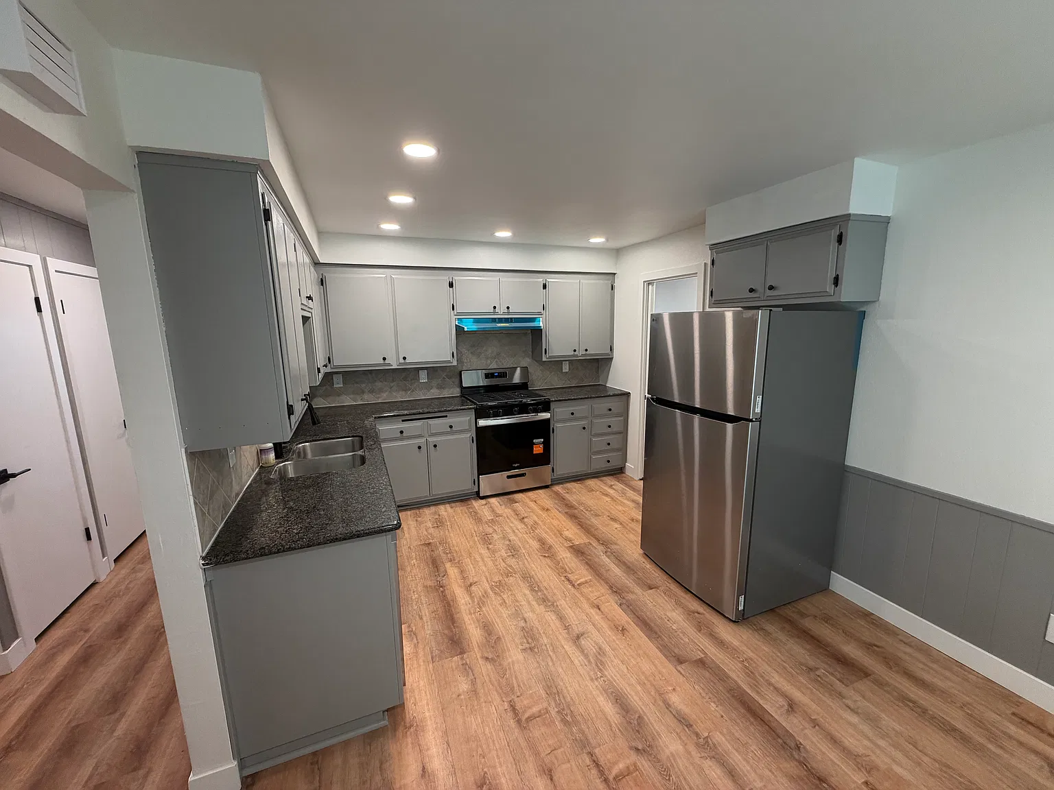 2 bed, 1200 sqft, $2,350 — Photo 3