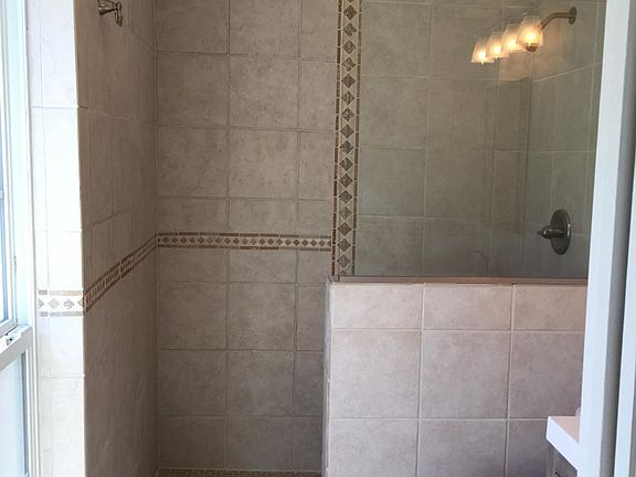 3rd image of 188 Camelia St