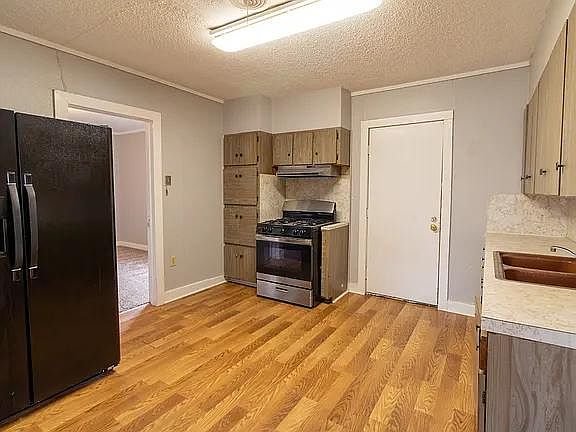 5th image of 4709 Coronado Ave