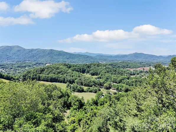 830 Trials Gap Dr #30, Waynesville, NC 28786