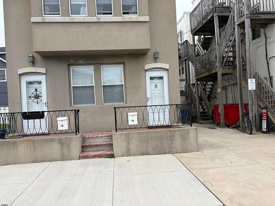 1 N Washington Ave #1