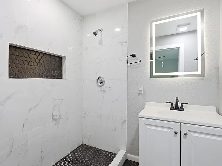 2602 NW 86th St — Photo 26