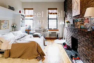 Rented by Street Realty Brokerage LLC