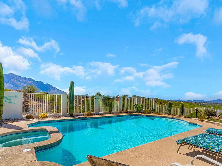 10380 N Hacienda Hermosa Dr — Photo 5