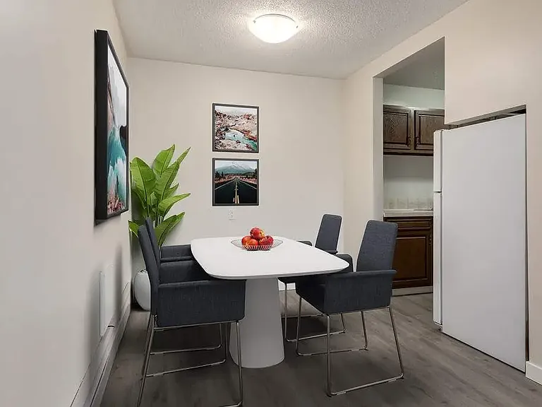 2399 Southview Dr SE — Photo 3