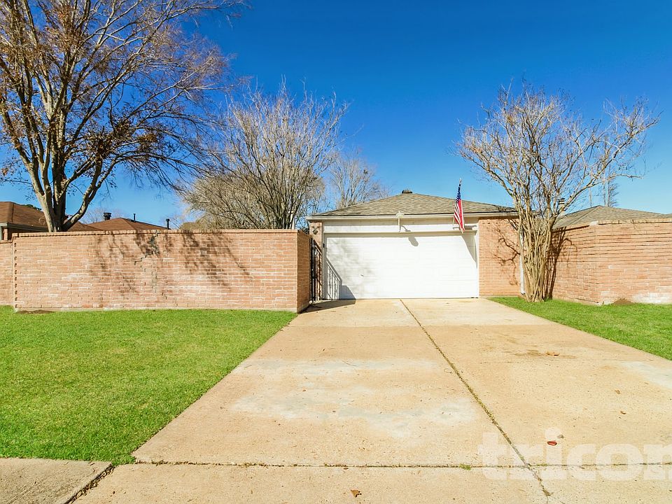 1st image of 16006 Camino Del Sol Dr