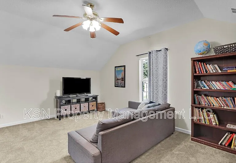 121 Tappan Zee Dr — Photo 22