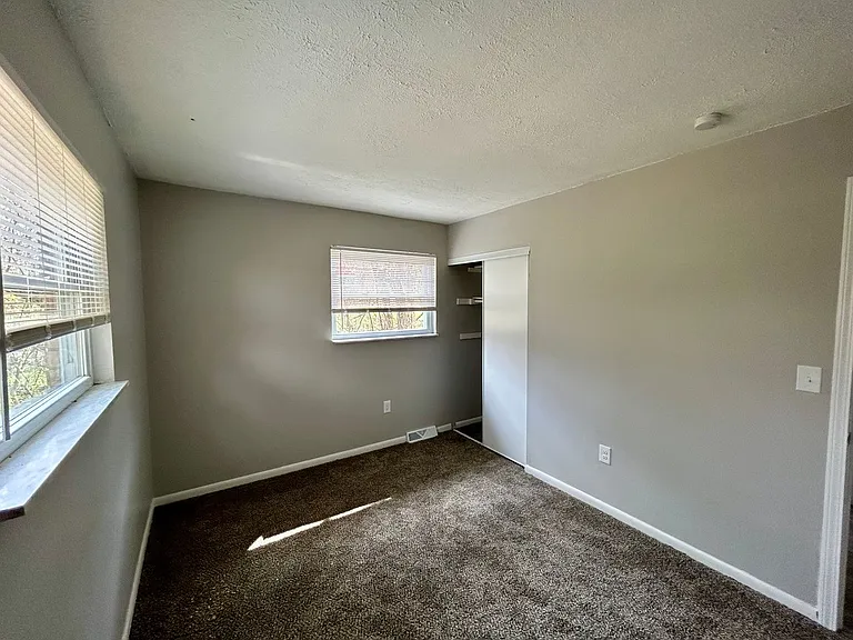 5832 Childs Ave — Photo 14