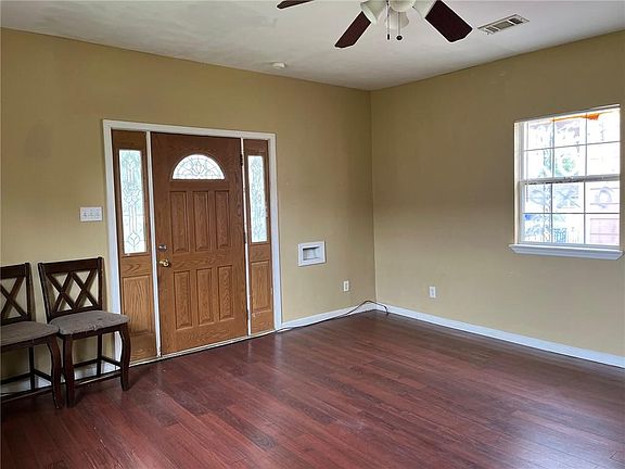 4th image of 2119 Louisa St