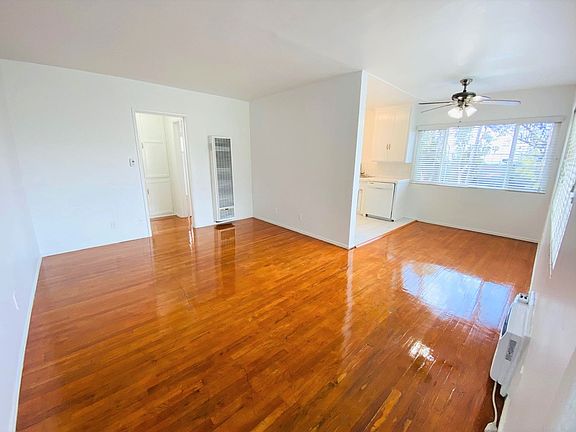 3rd image of 7459 Hollywood Blvd #81-06