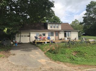 2540 Tucker Rd, Lansing, NC 28643