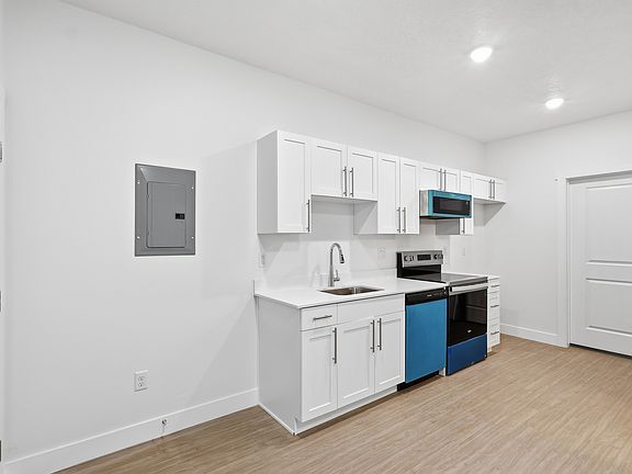 2nd image of 2085 N Main St #409