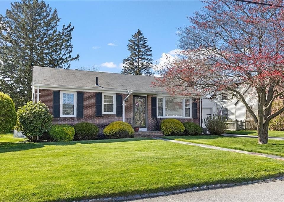 1st image of 47 Willow Dr