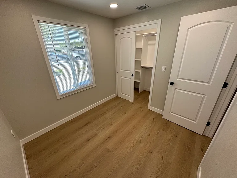 8932 Grand Ave — Photo 23