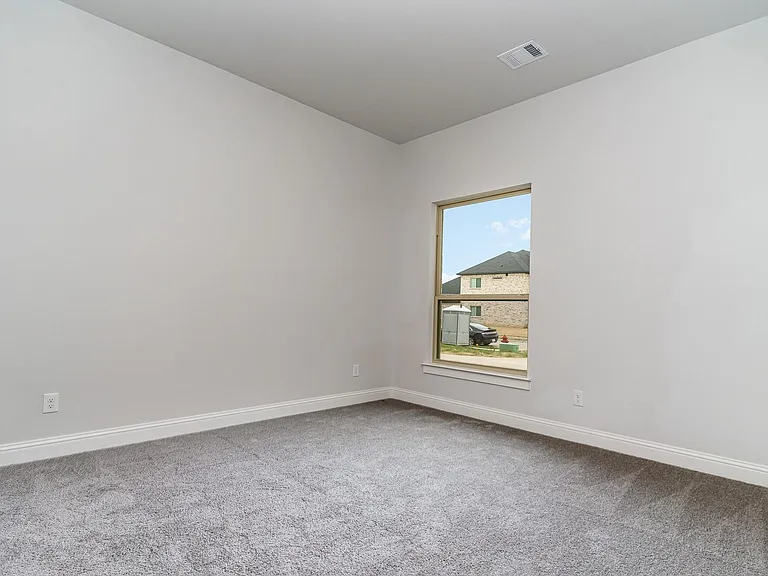 5209 Noble Ln — Photo 16