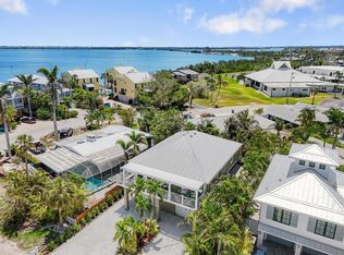 229 S Harbor Dr, Holmes Beach, FL 34217