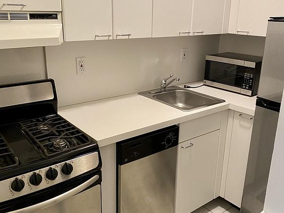 2nd image of 7 West Ave