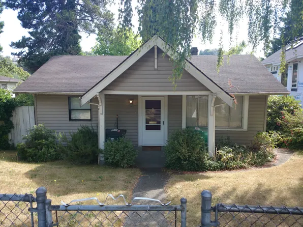 5242 40th Ave SW, Seattle, WA 98136