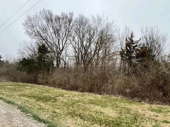 44-46 Fawn Ln, Virginia, IL 62691
