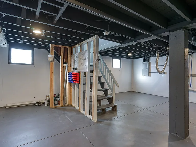2103 Wrocklage Ave — Photo 34