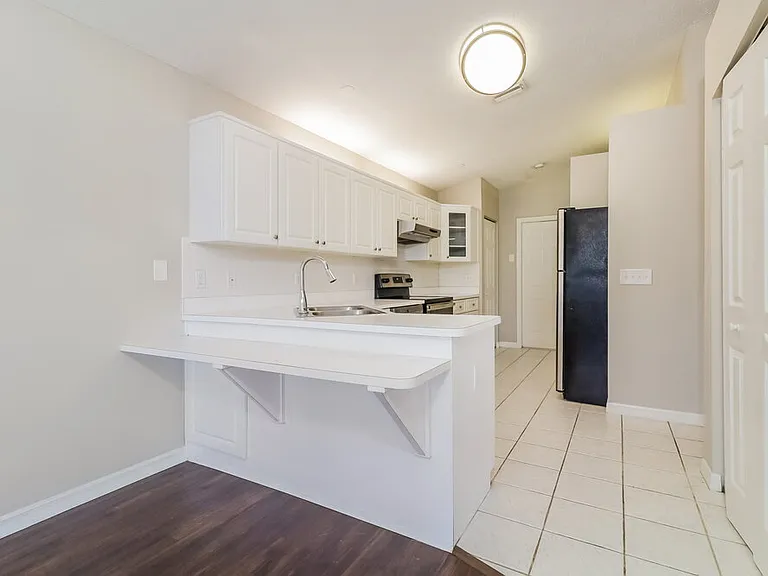 10836 New Brighton Ct — Photo 8