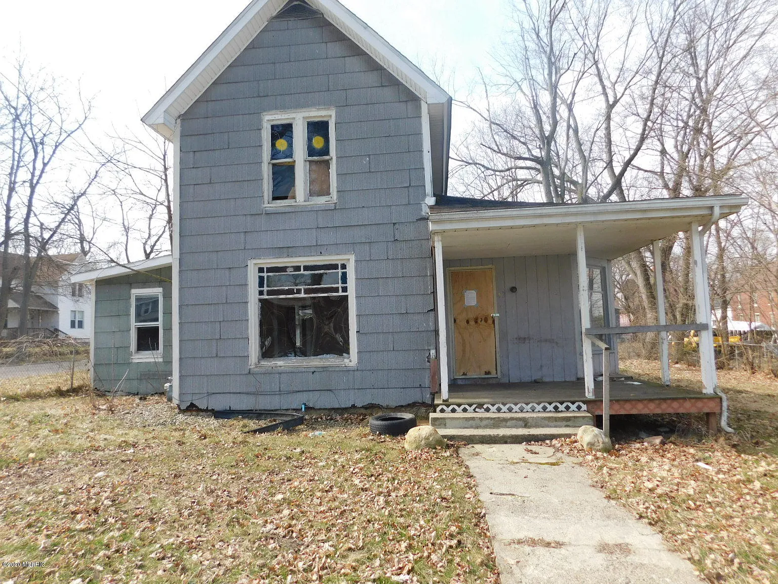 42 Whittier Ave photo 1