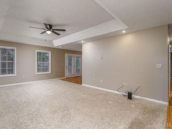5th image of 404 Magnolia Ct