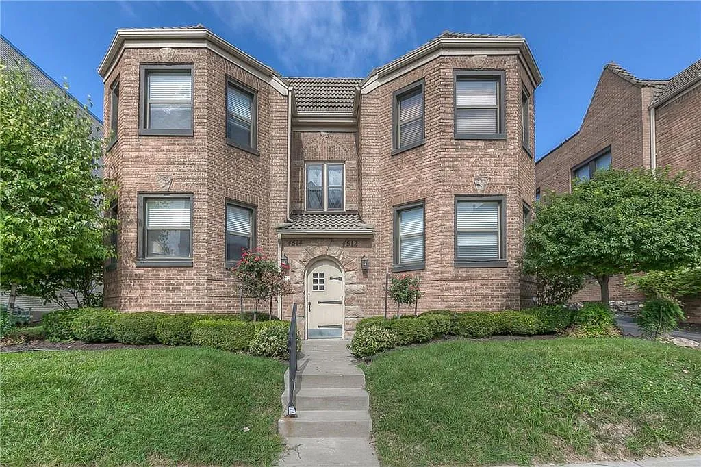 1 bed, 990 sqft, $1,650 — Photo 3
