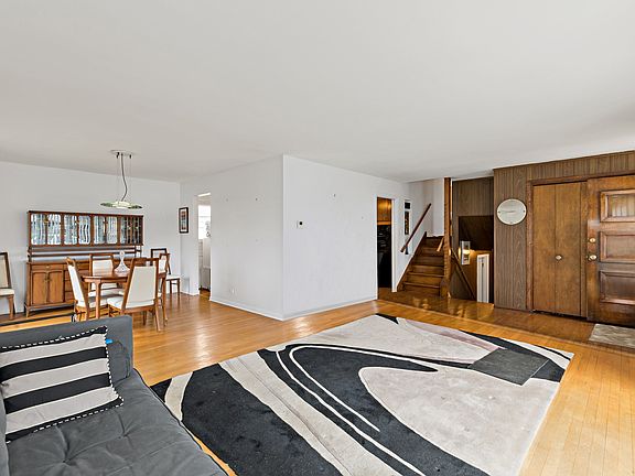 5th image of 235 Serena Dr