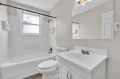 5th image of 2759 Harris Ave #4