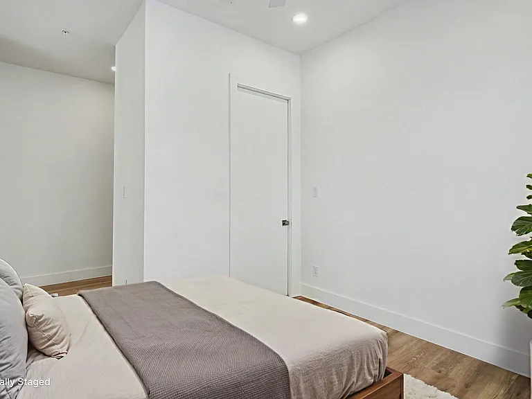 2217 N Fitzhugh Ave #203 — Photo 27