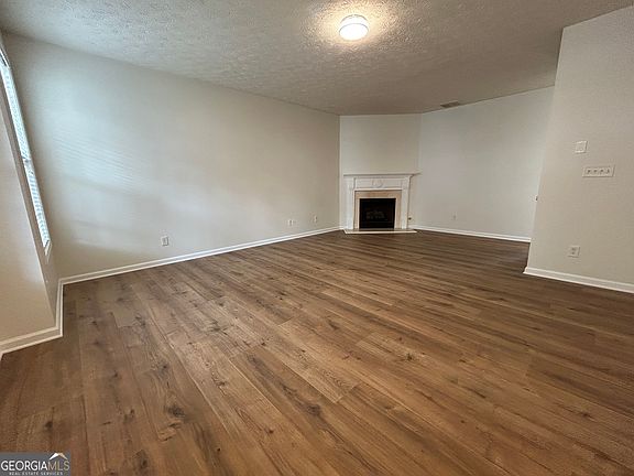 3rd image of 3051 Kentmere Dr