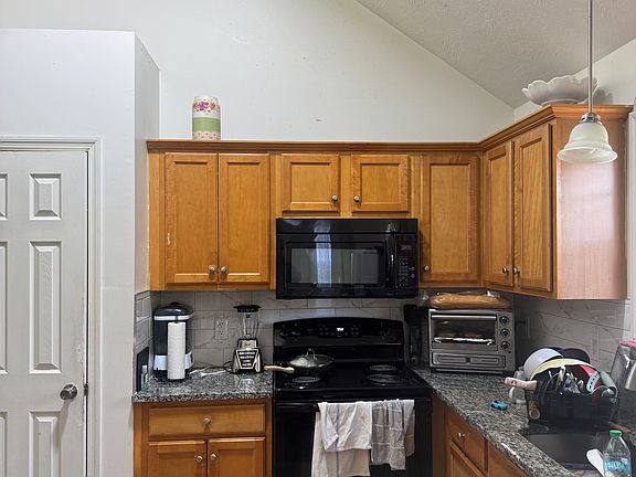 4th image of 1805 Lakewood Village Dr