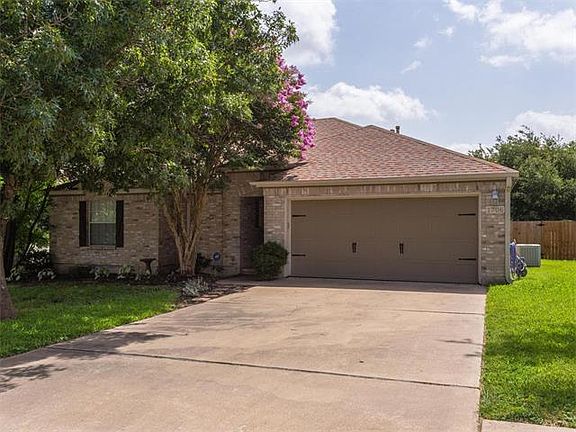 3rd image of 1706 Woodland Dr