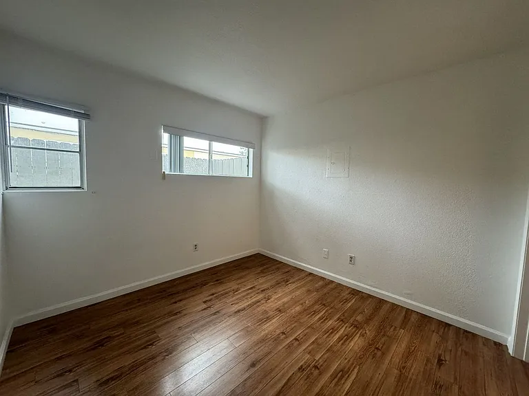 2535 Kansas Ave — Photo 13