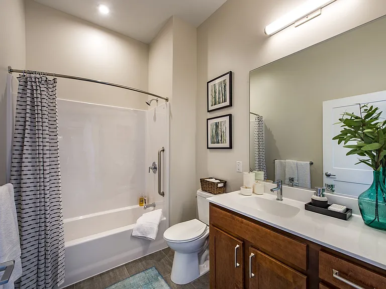 Full Bathroom